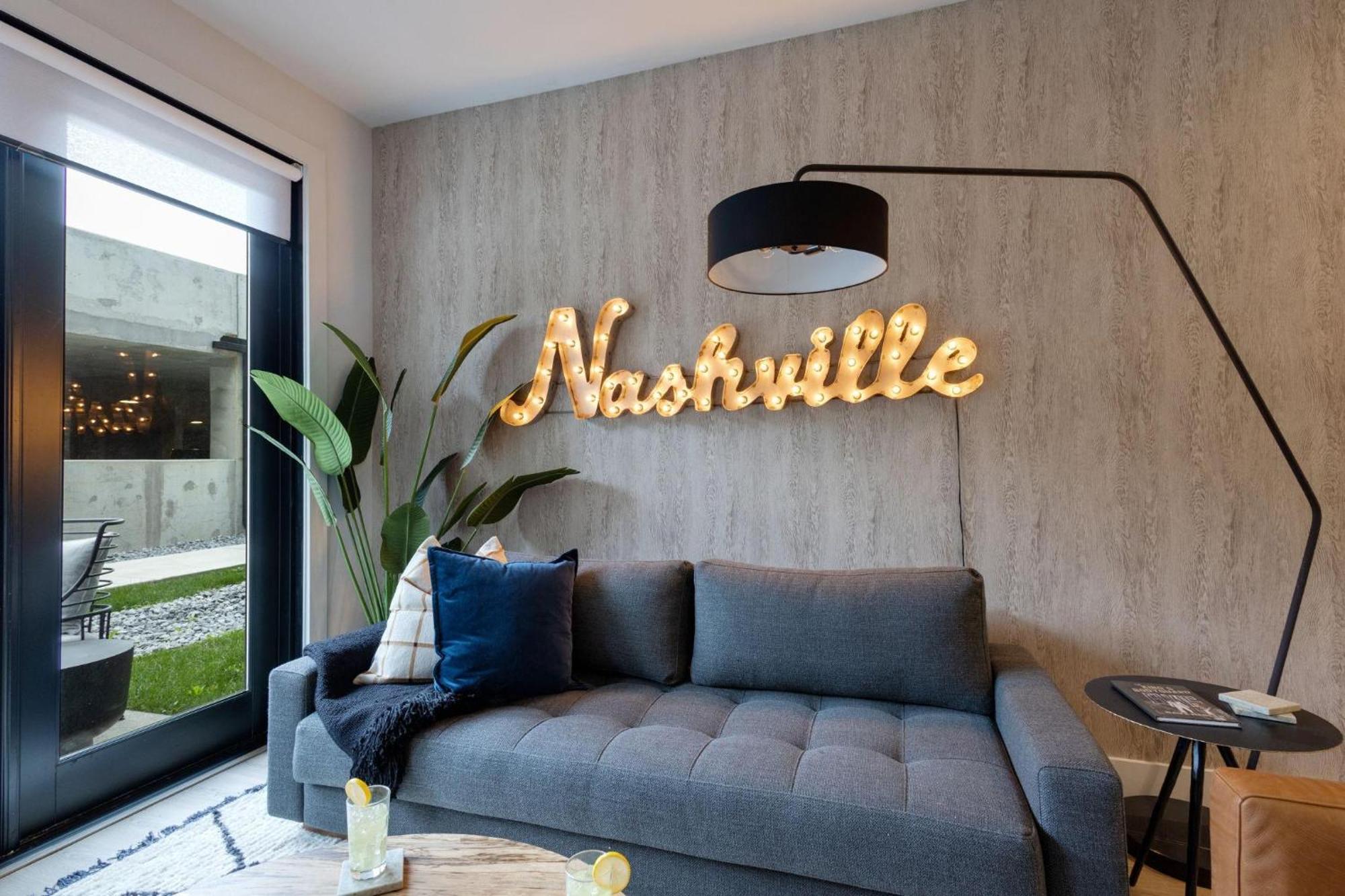 Tria - 3 - Odyssey *