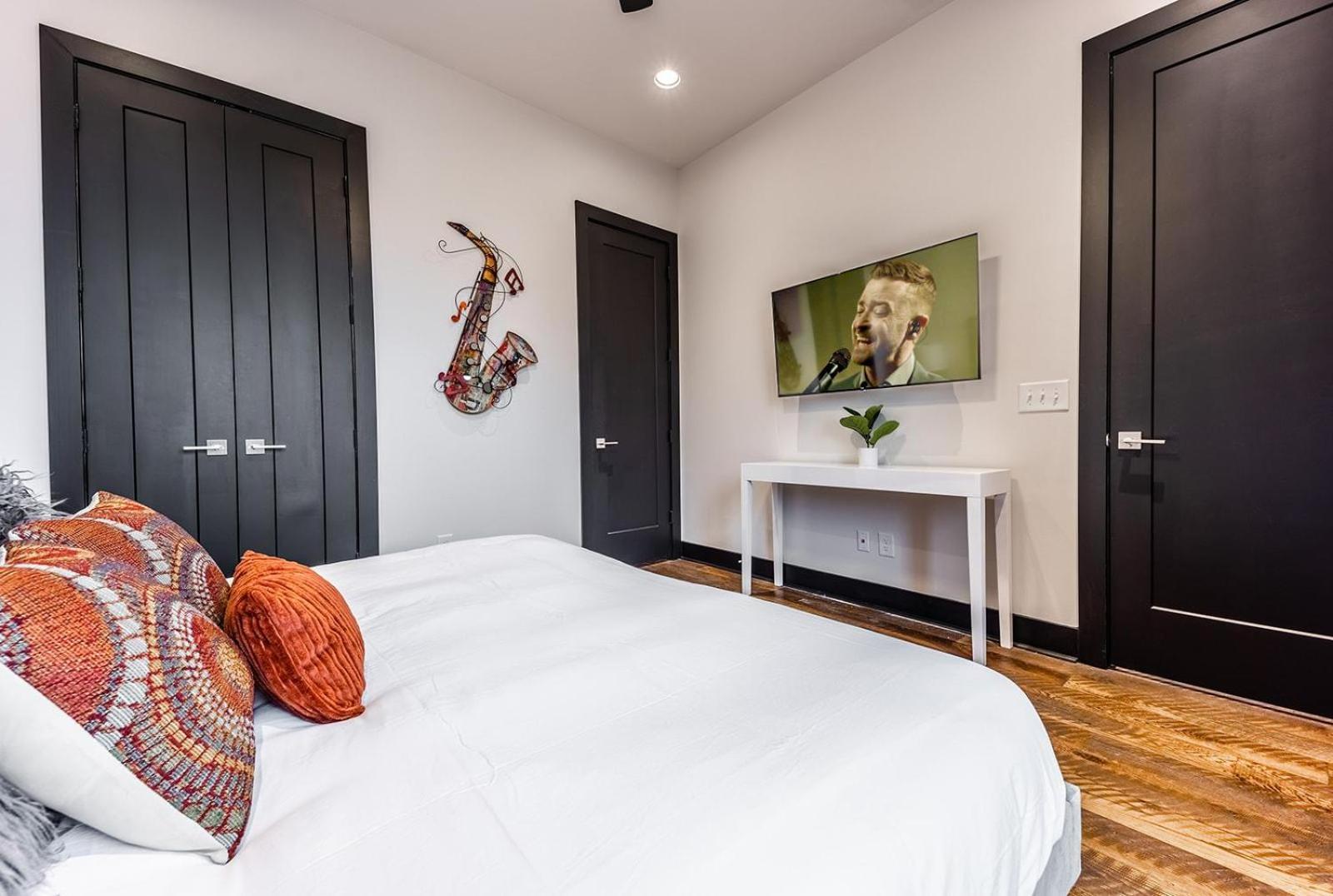 3 Designer Gulch Homes - Rooftop Hot Tub - Sleeps 36