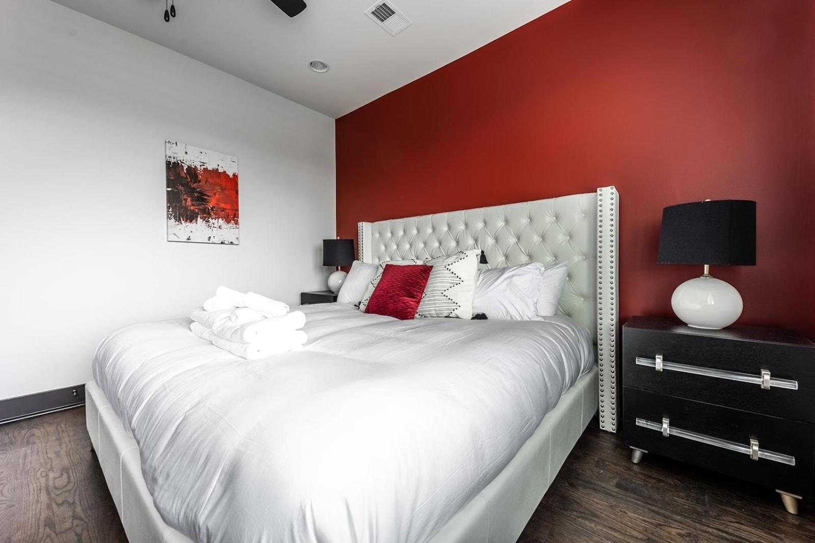 3 Designer Gulch Homes - Rooftop Hot Tub - Sleeps 36 Nashville
