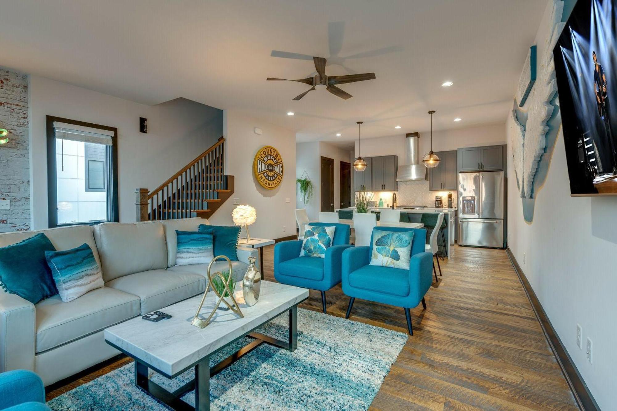 Holiday home 3 Designer Gulch Homes - Rooftop Hot Tub - Sleeps 36 *