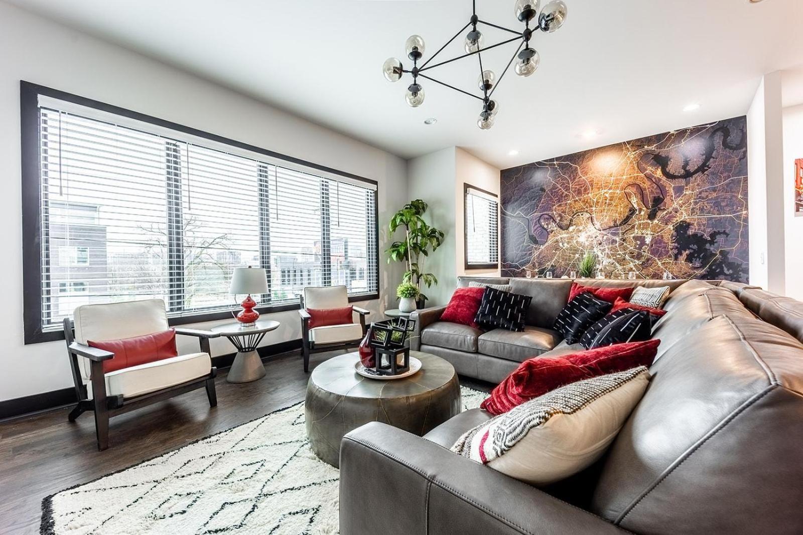 3 Designer Gulch Homes - Rooftop Hot Tub - Sleeps 36 Holiday home