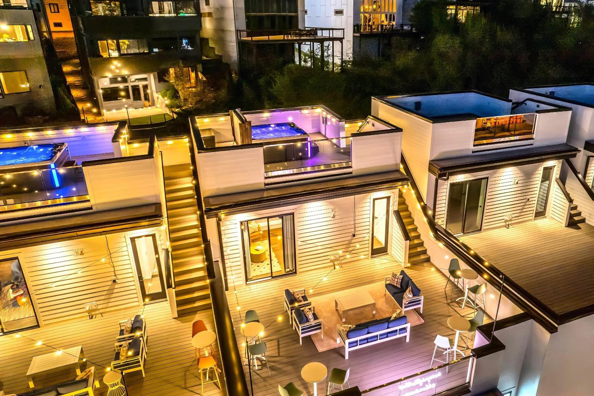 Holiday home New Nash Eras - 15 Beds - Hot Tub On Rooftop Deck