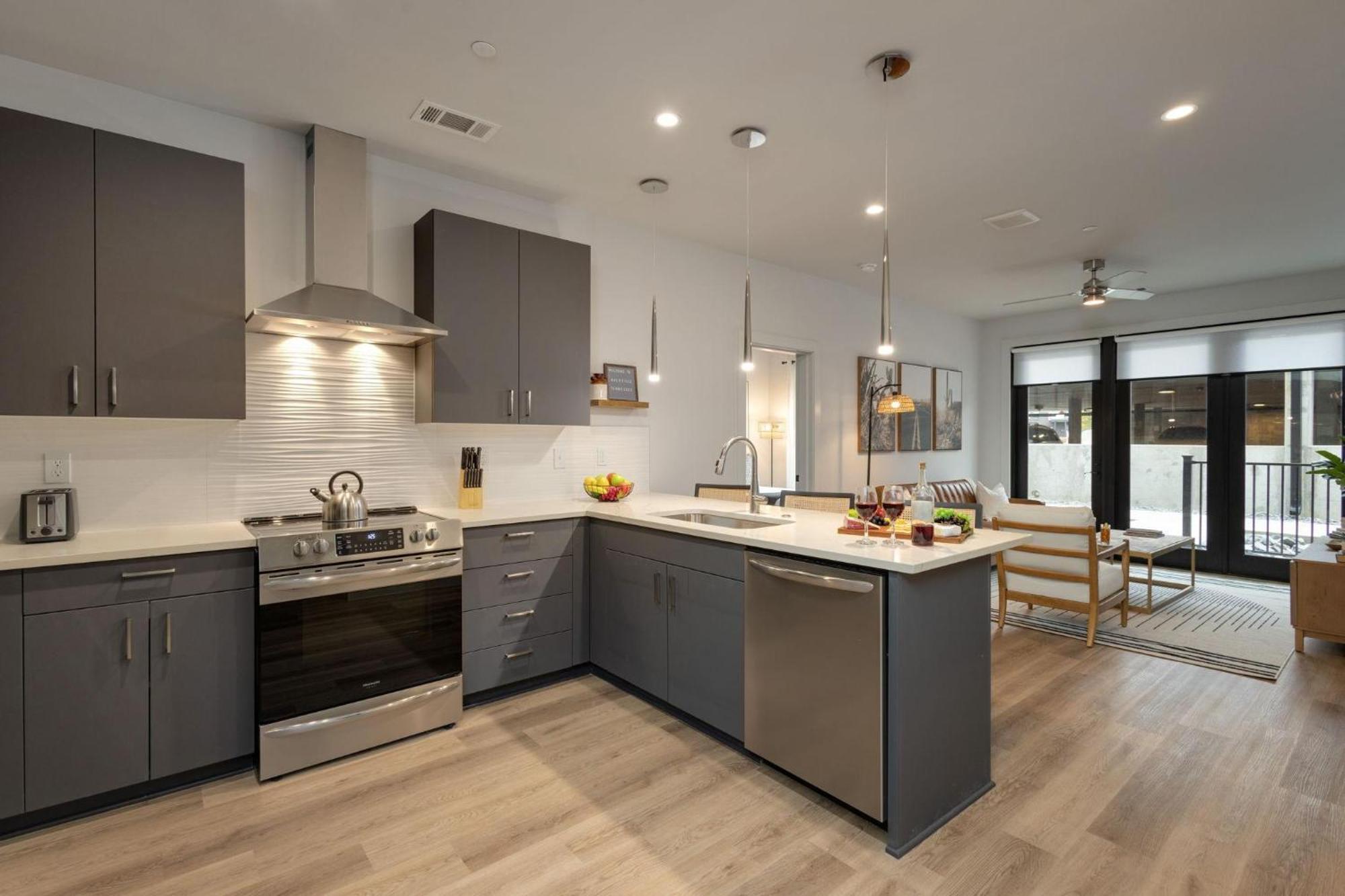 Savanna - Heart Of Midtown - Odyssey At The Park * Nashville