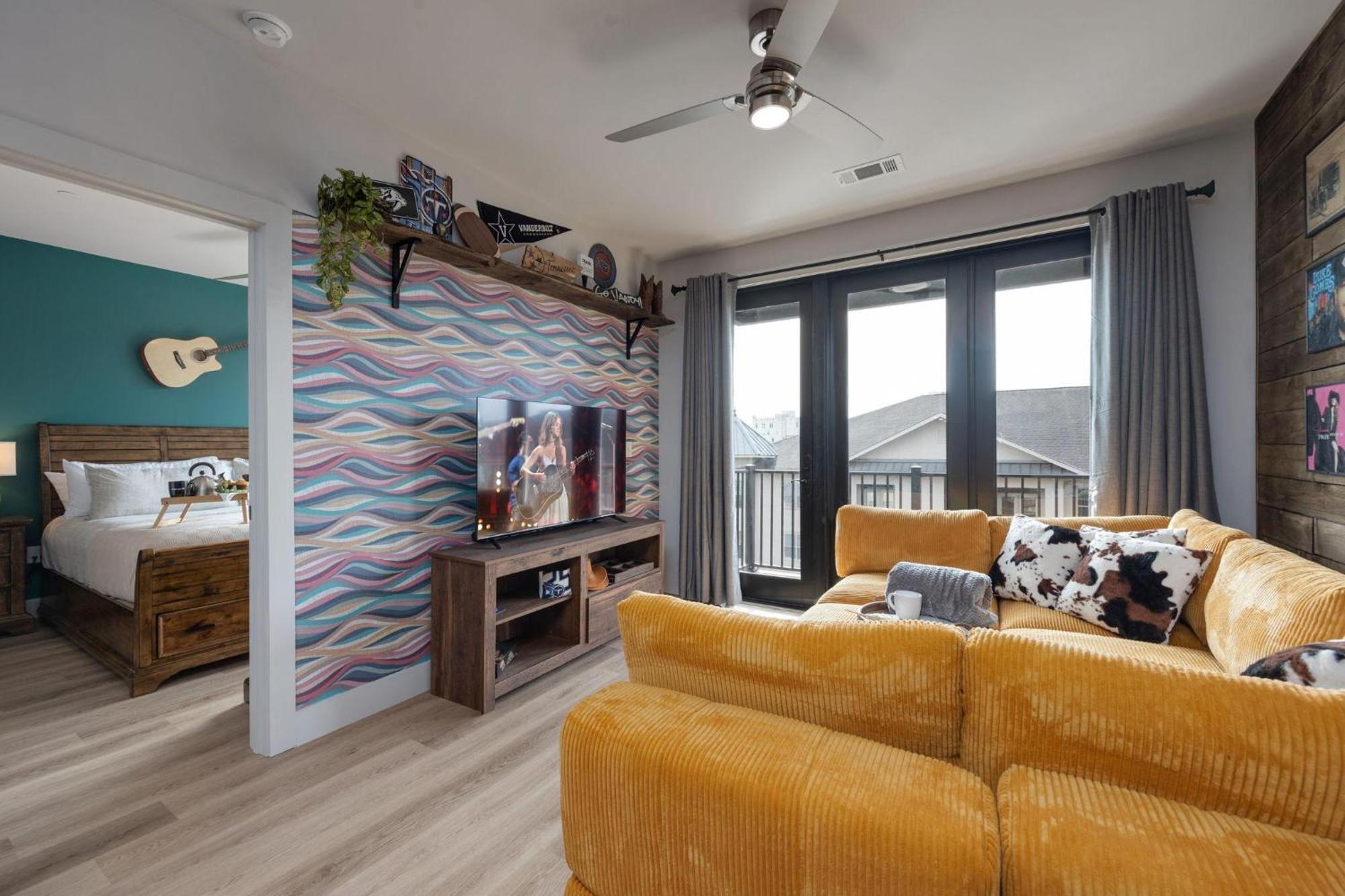 Rodeo Roundup - Odyssey - Heart Of Midtown Holiday home *