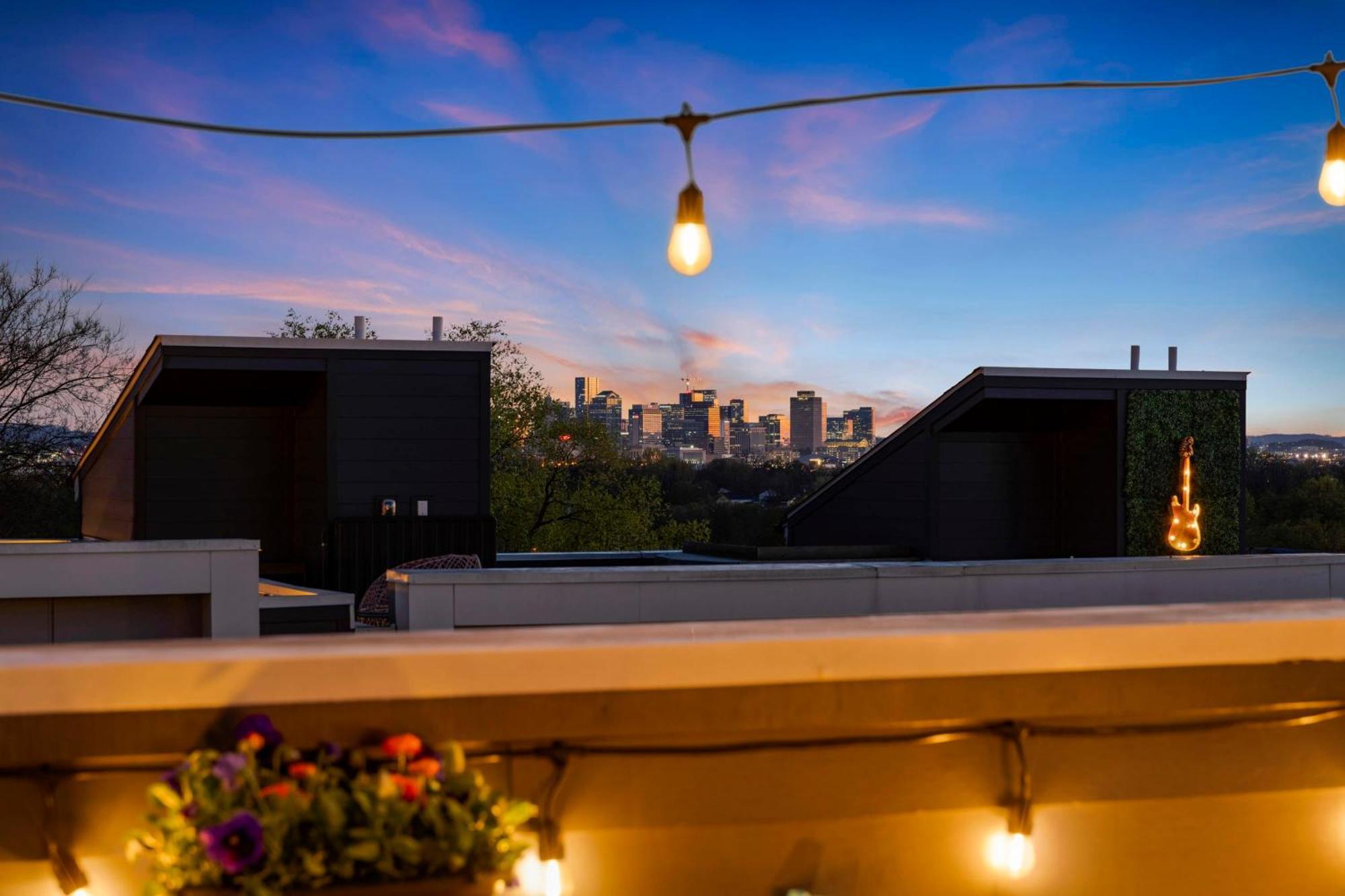 Dolly Partyon - Downtown Views - Rooftop - Groups Nashville