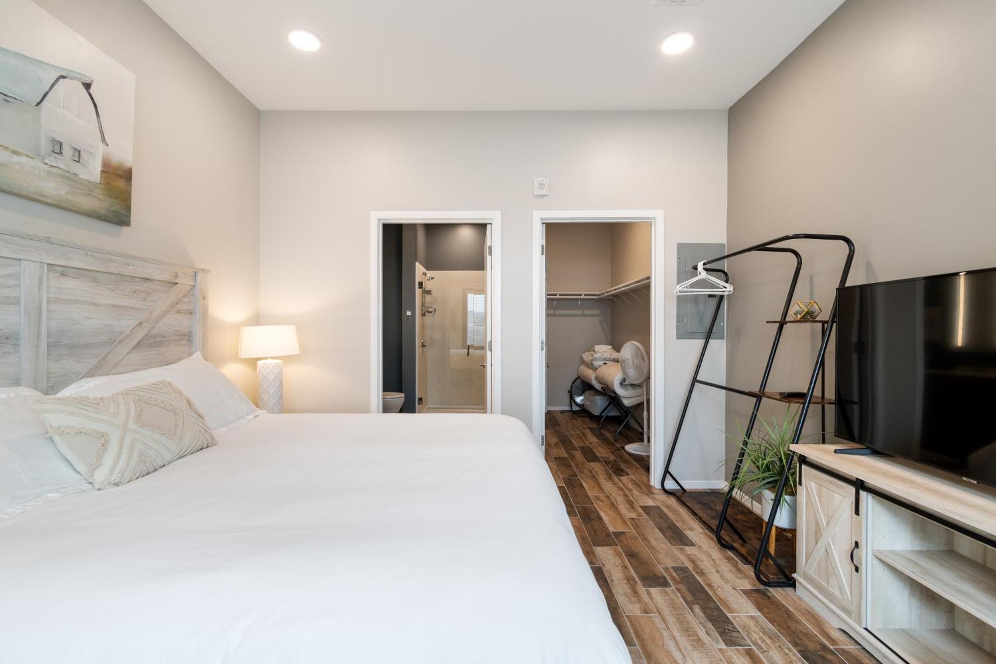 Holiday home Modern, Music Row, Central, Pool, Gym *