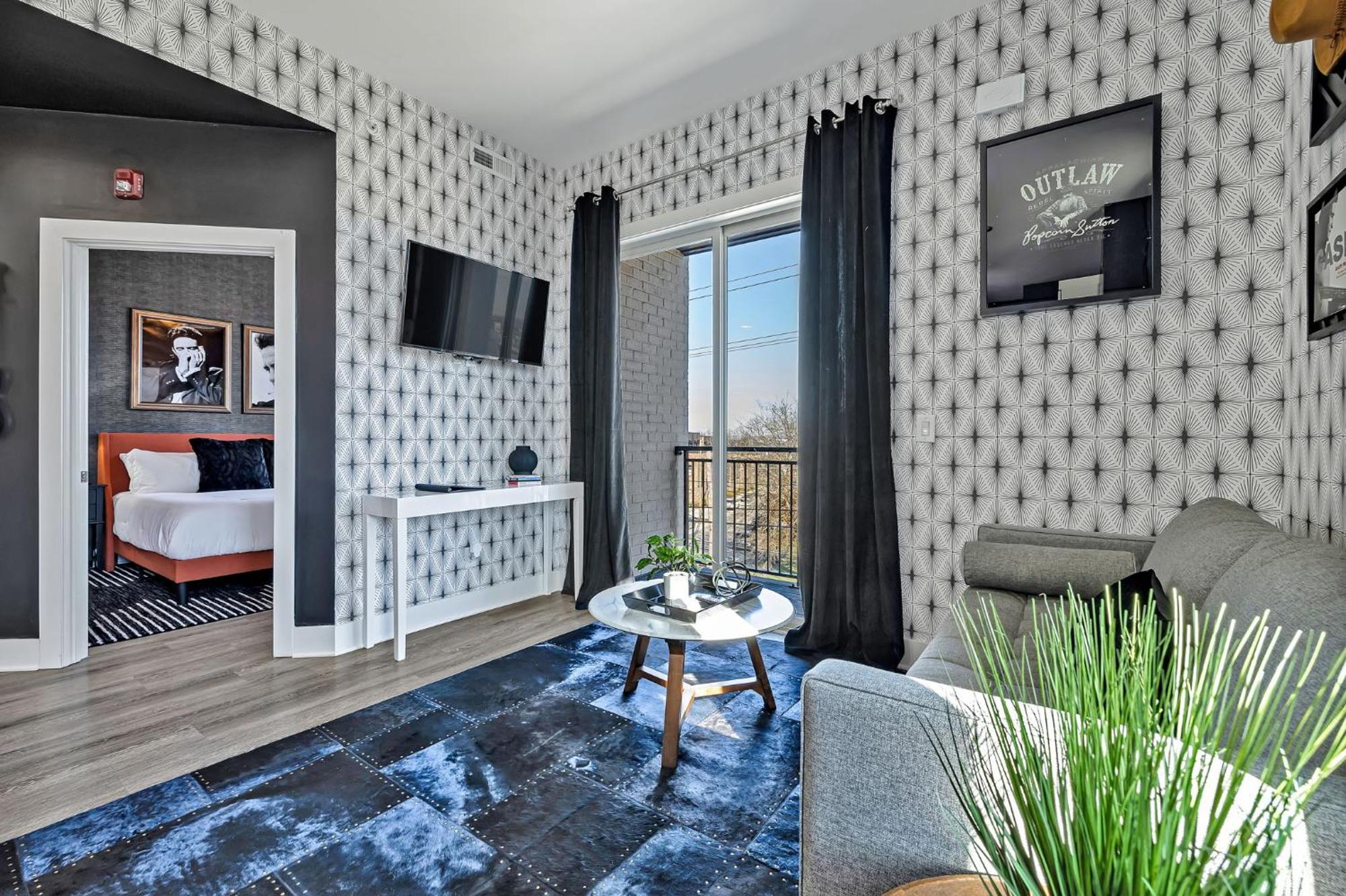 The Outlaw In Downtown By Nautical Holiday home
