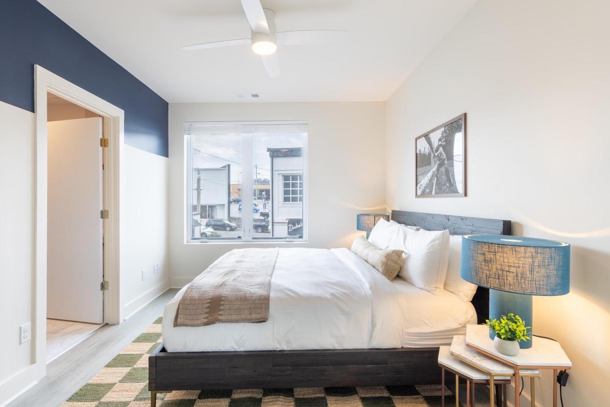 Outrider 113 By Avantstay Accessible Bathrooms Apartment *