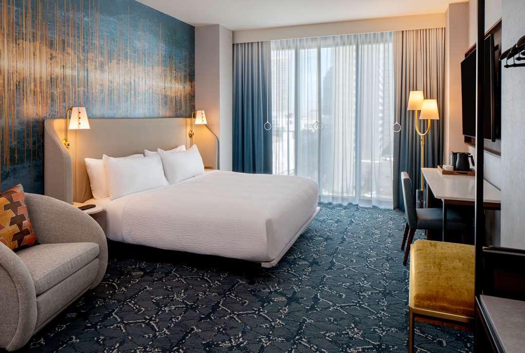 Tempo By Hilton Downtown *