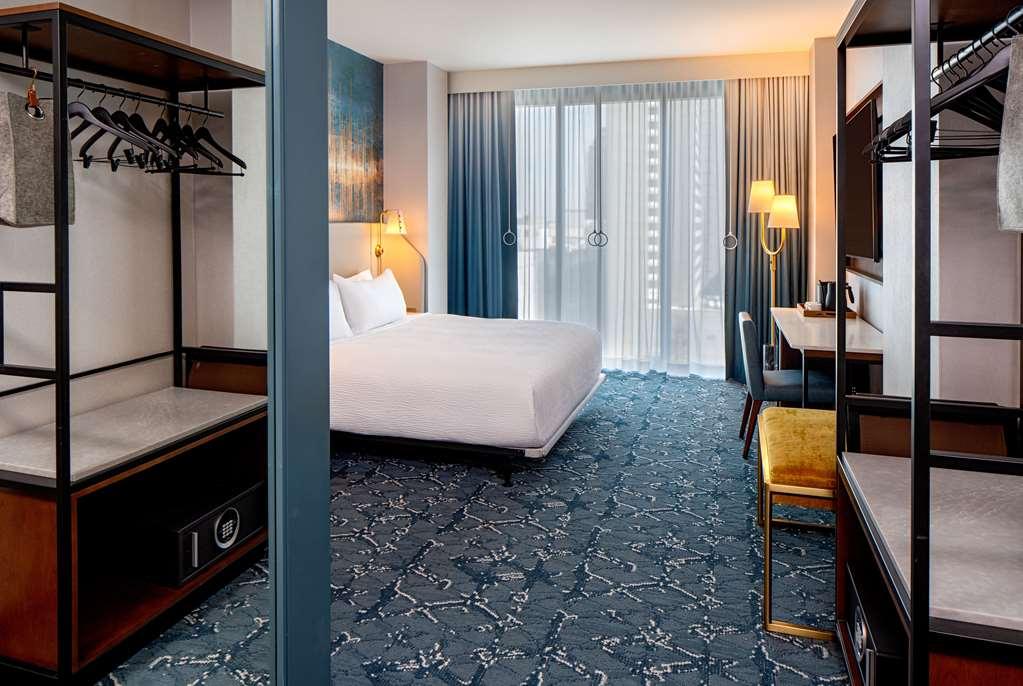 Tempo By Hilton Downtown