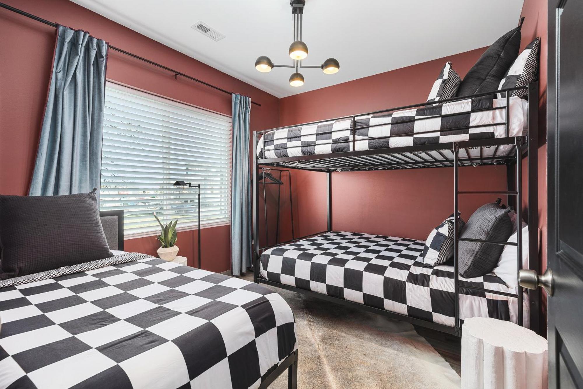 8 Beds 4 Bedroom Walk To Restaurants, Bars And Coffee * Nashville