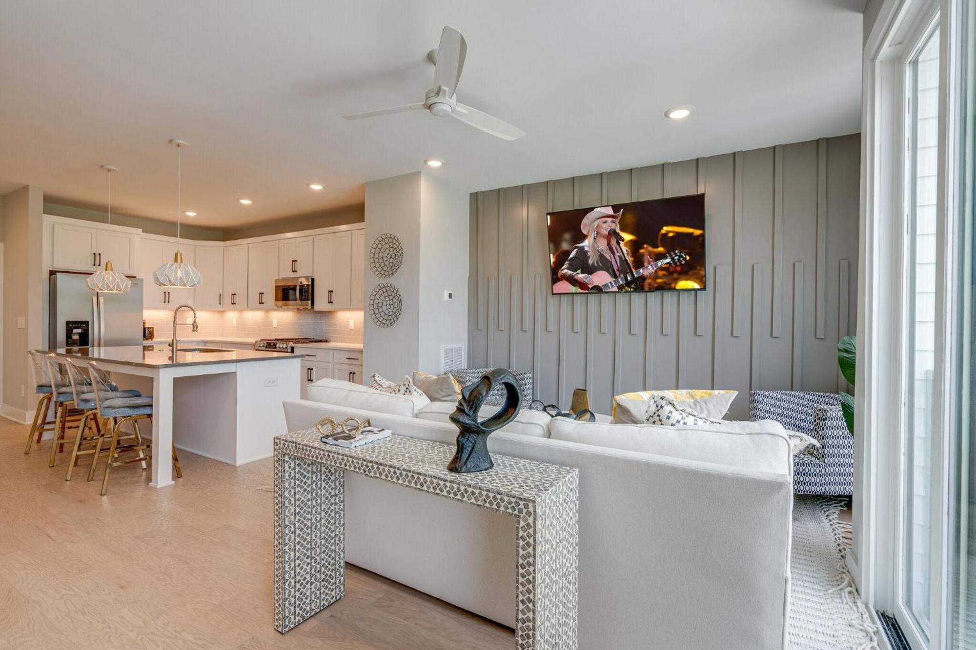 - 1308 Montgomery Ave Unit 2 Nashville