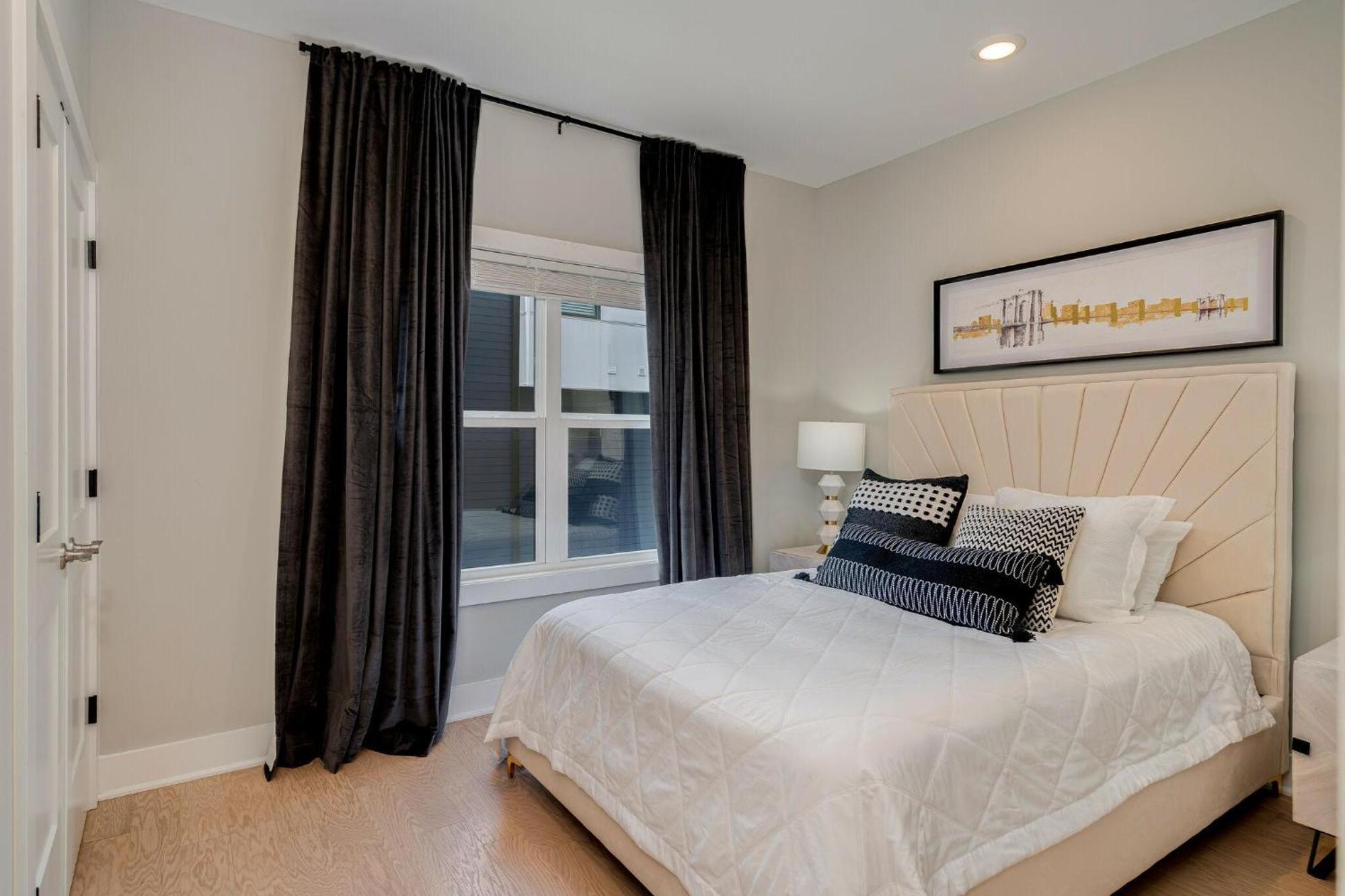 Holiday home - 1308 Montgomery Ave Unit 2 *