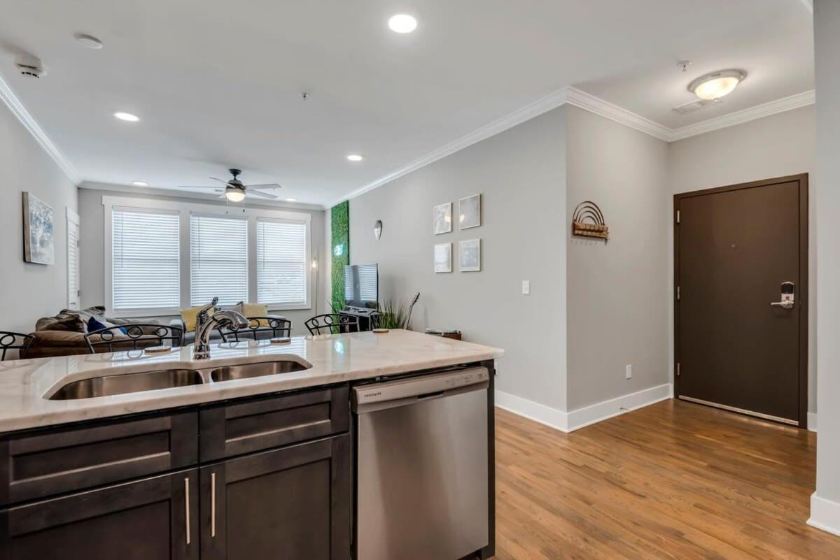 Holiday home Modern Nations - Walkable - 5 Mi Downtown