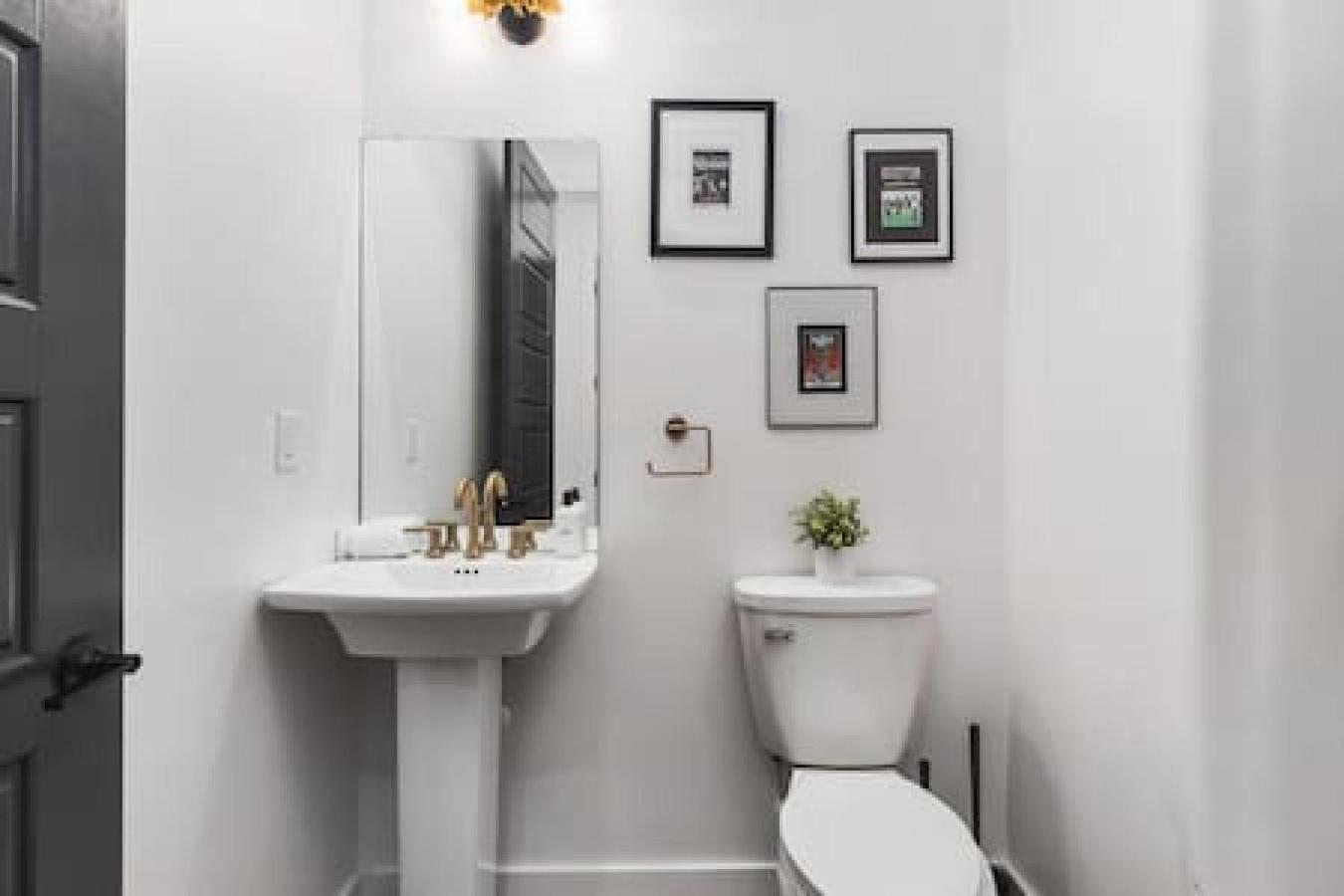 Rooftop Deck Patio And Garage Walk To Restaurants Coffee Brewery *