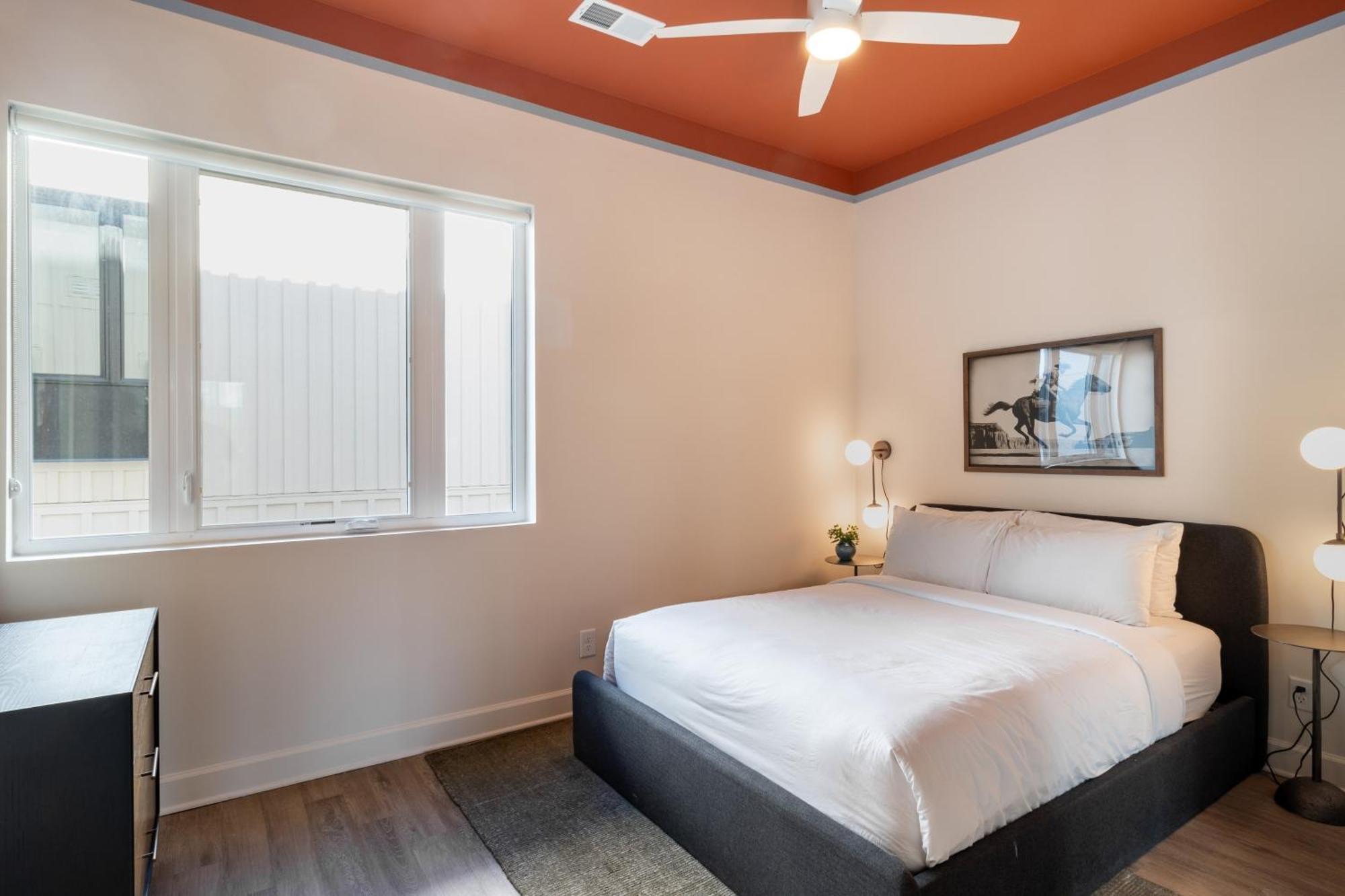 The Conway 5 Bedroom Buyout W Deck In Music City Holiday home *