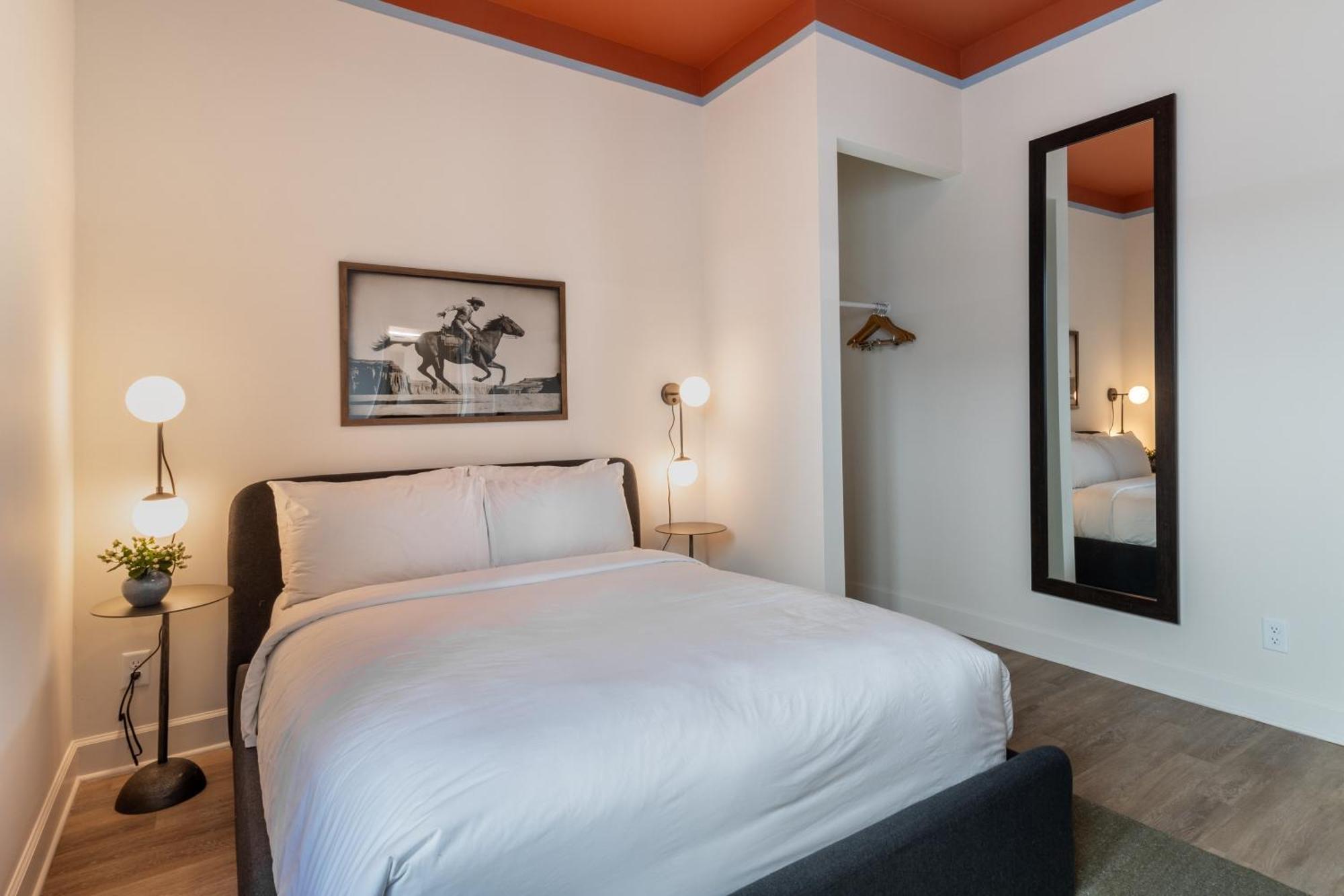 The Conway 5 Bedroom Buyout W Deck In Music City * Nashville