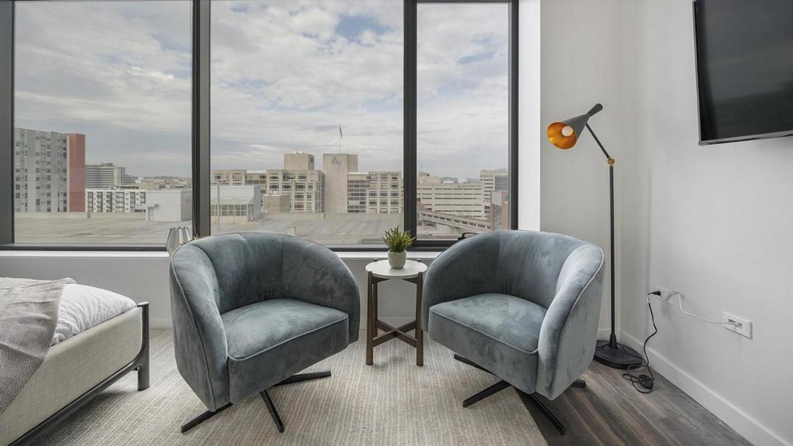 Landing Modern With Amazing Amenities Nashville