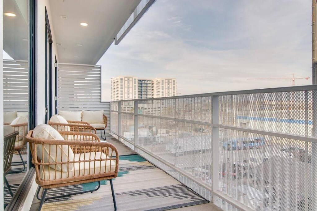 Stylish Downtown W/ Pool & Parking * Nashville