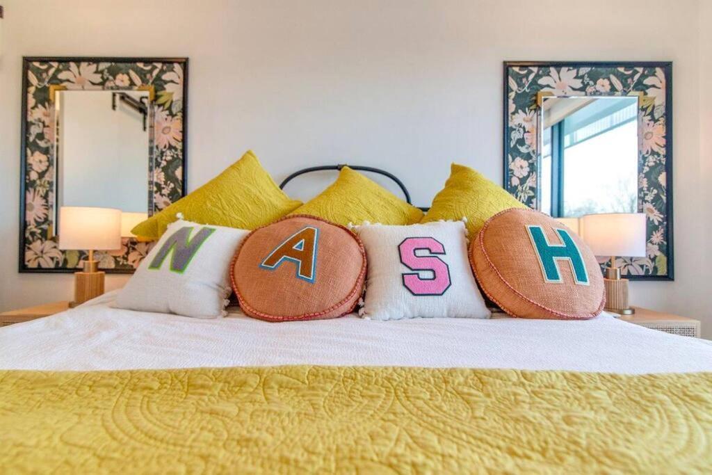 Stylish Downtown W/ Pool & Parking * Nashville