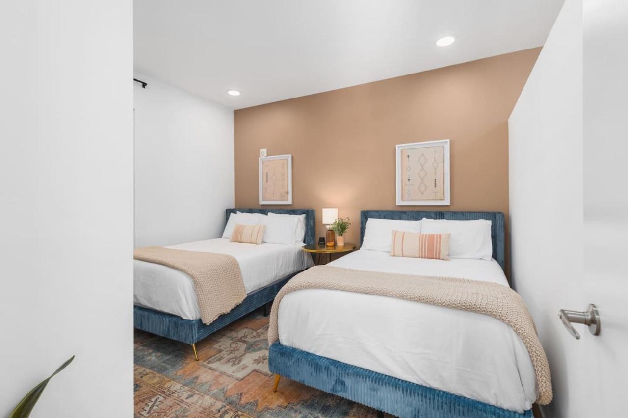 Apartment Penthouse With Patio Walk To Downtown 3 Bedrooms 5 Beds Nashville