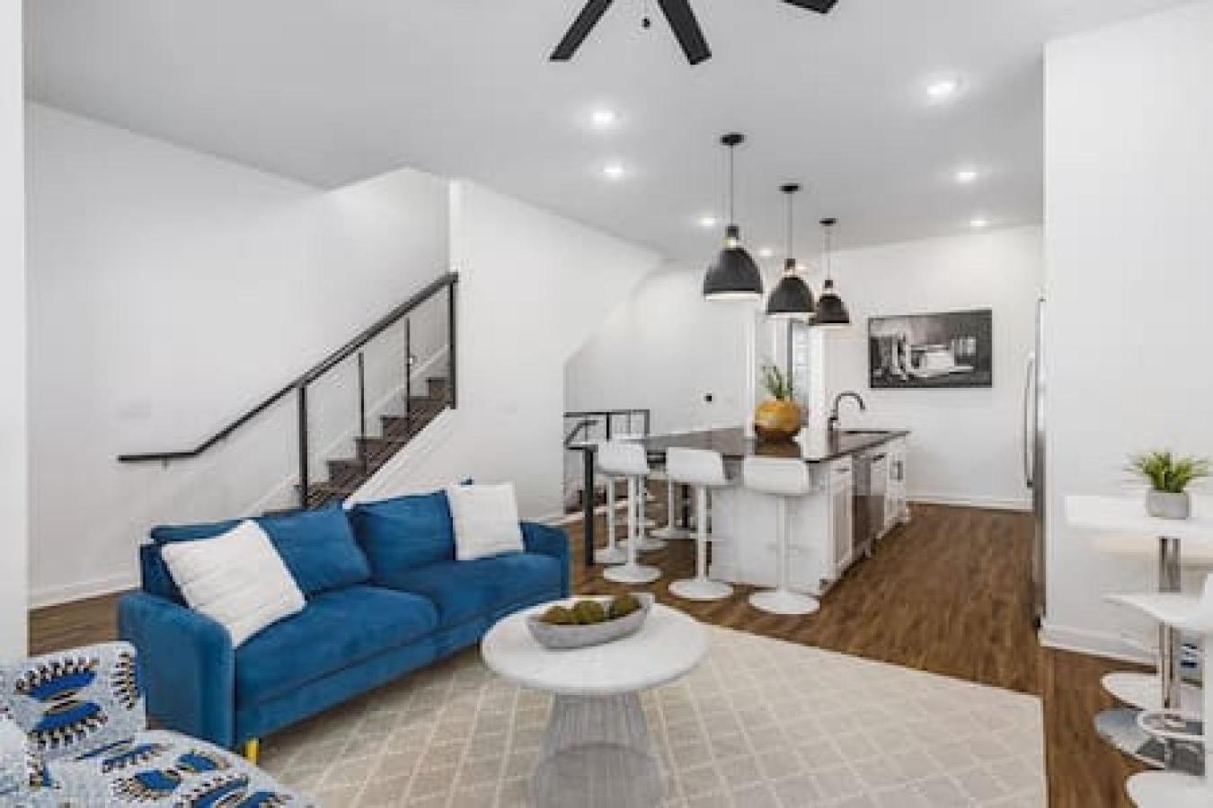 Gorgeous East House With 9 Beds, Garage, Rooftop Patio Nashville