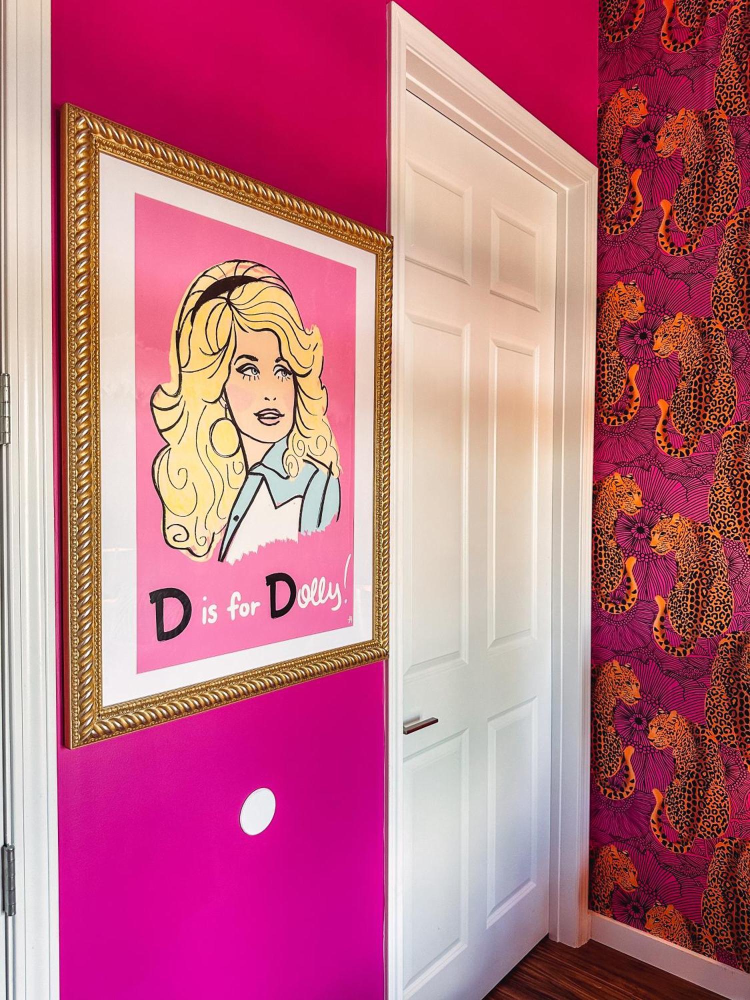 Dolly's Yacht Club - Cozy Retreat Near Broadway Holiday home