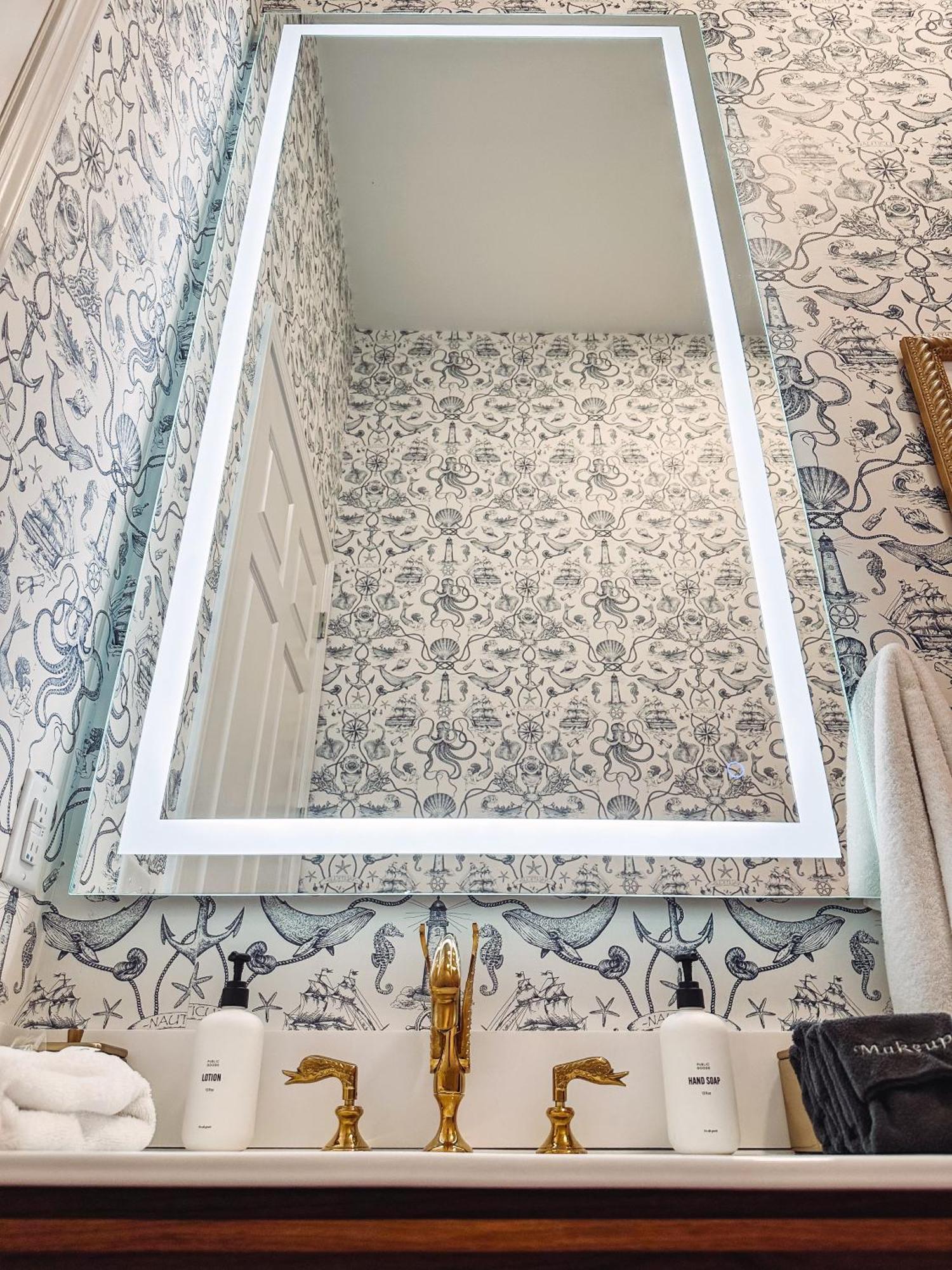 Dolly's Yacht Club - Cozy Retreat Near Broadway Nashville