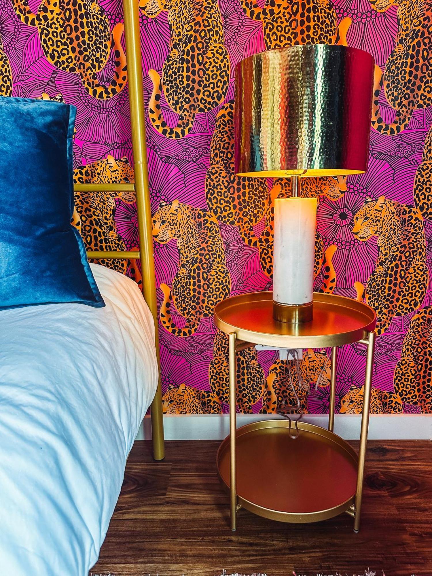 Dolly's Yacht Club - Cozy Retreat Near Broadway *