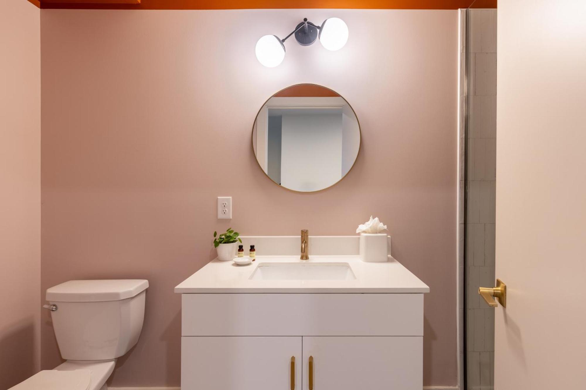 Outrider 1024 By Avantstay Private Balcony Minutes To Broadway Downtown
