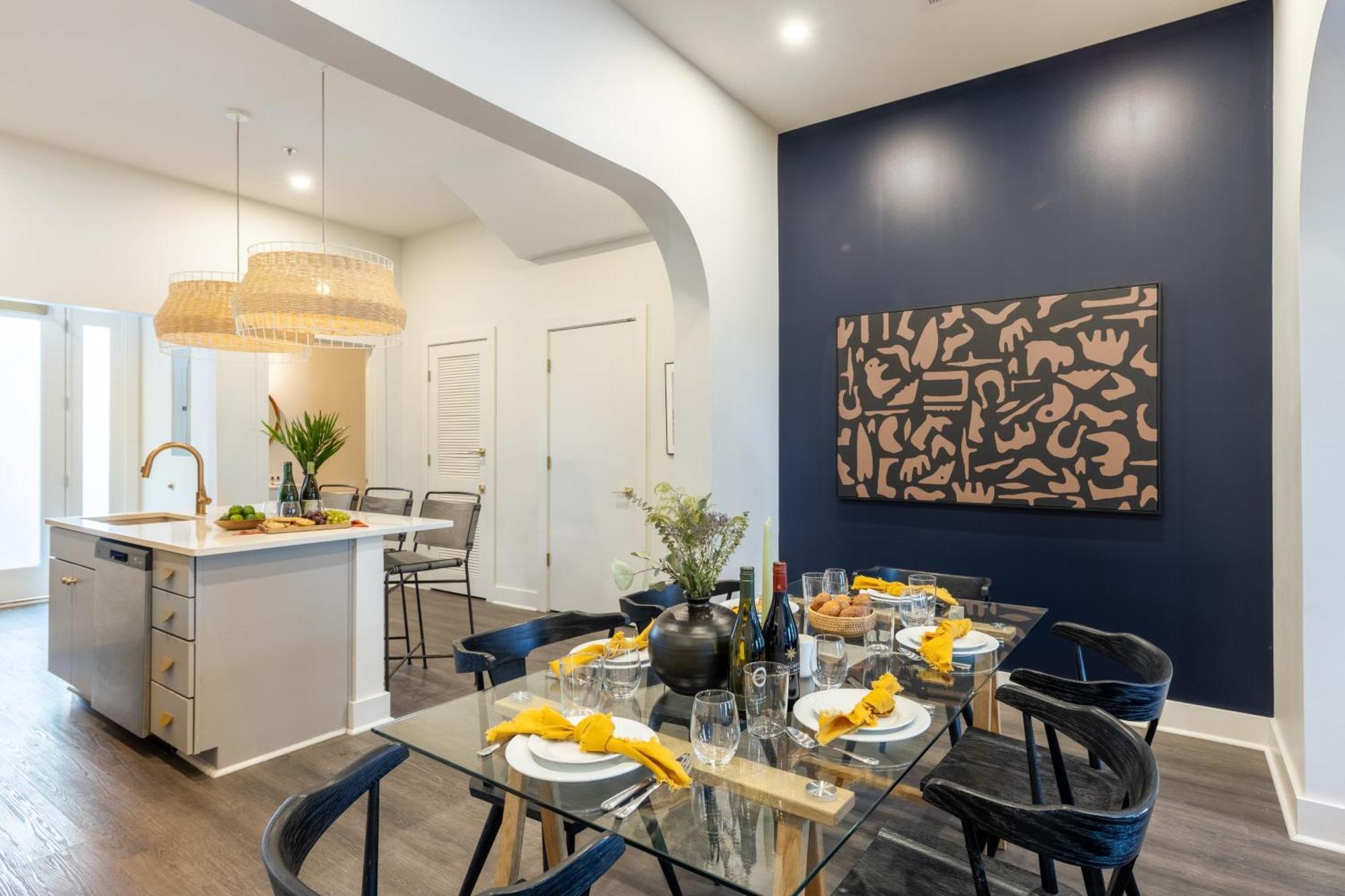 Outrider 1024 By Avantstay Private Balcony Minutes To Broadway Downtown Apartment
