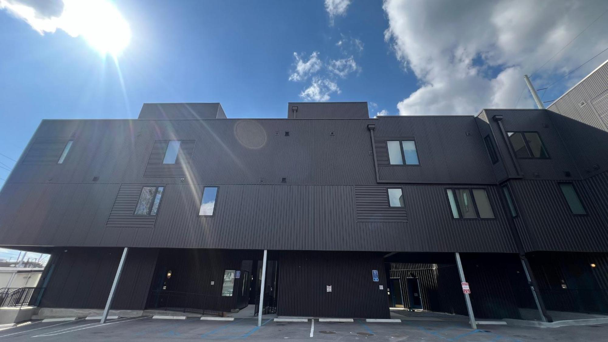 Outrider 1014 By Avantstay Private Balcony Minutes To Broadway Downtown Apartment *