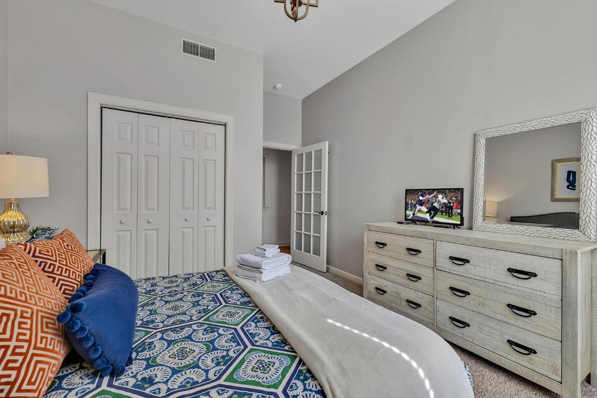 Holiday home Lookout Nash - Rooftop W/ Skyline Views *