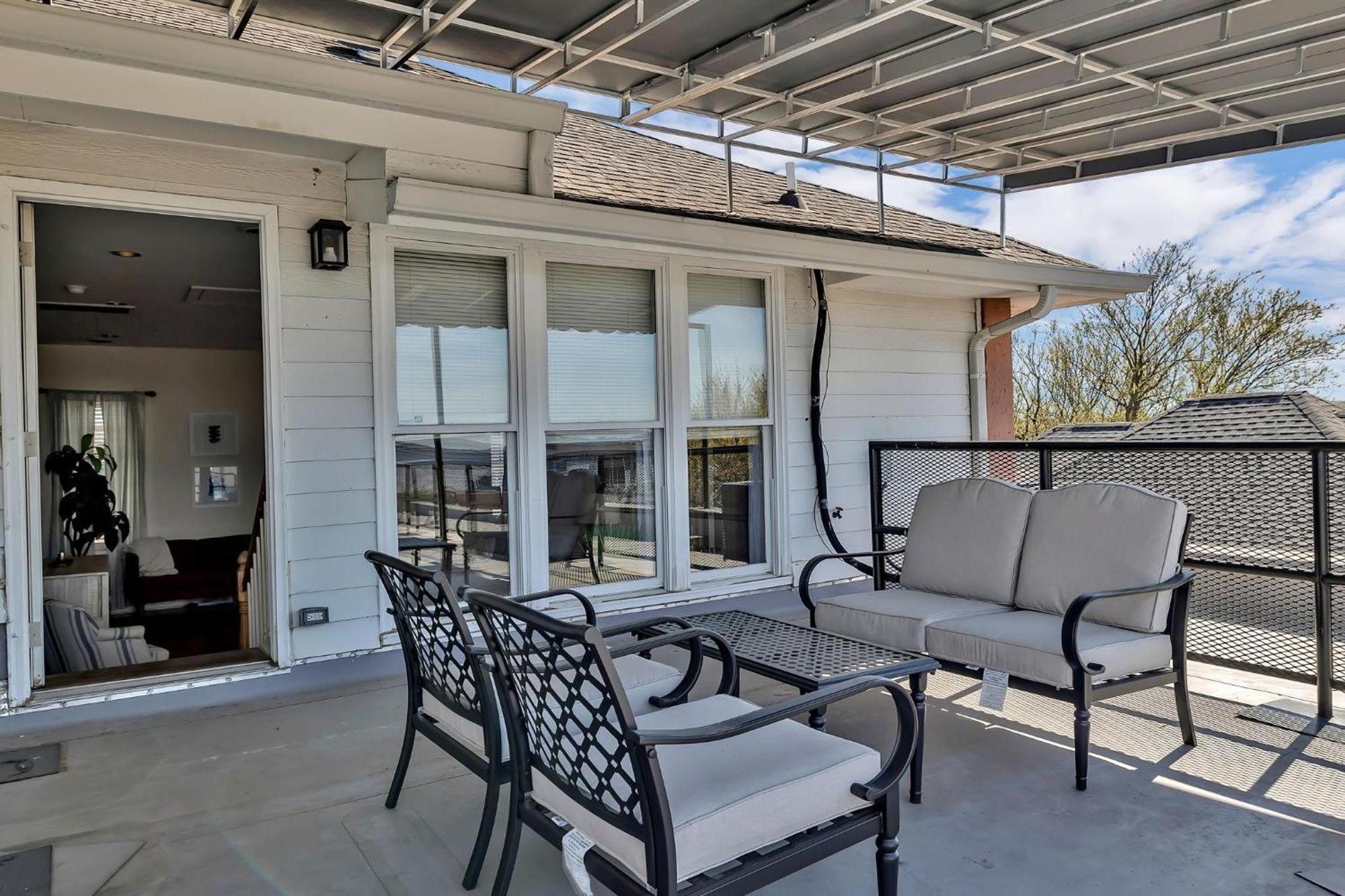 Lookout Nash - Rooftop W/ Skyline Views *
