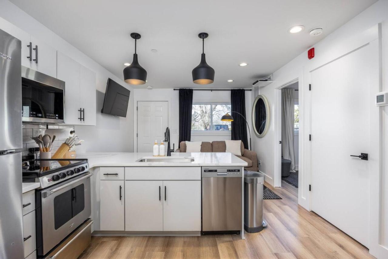Stylish In Hillsboro Village 3 Beds And Parking Apartment