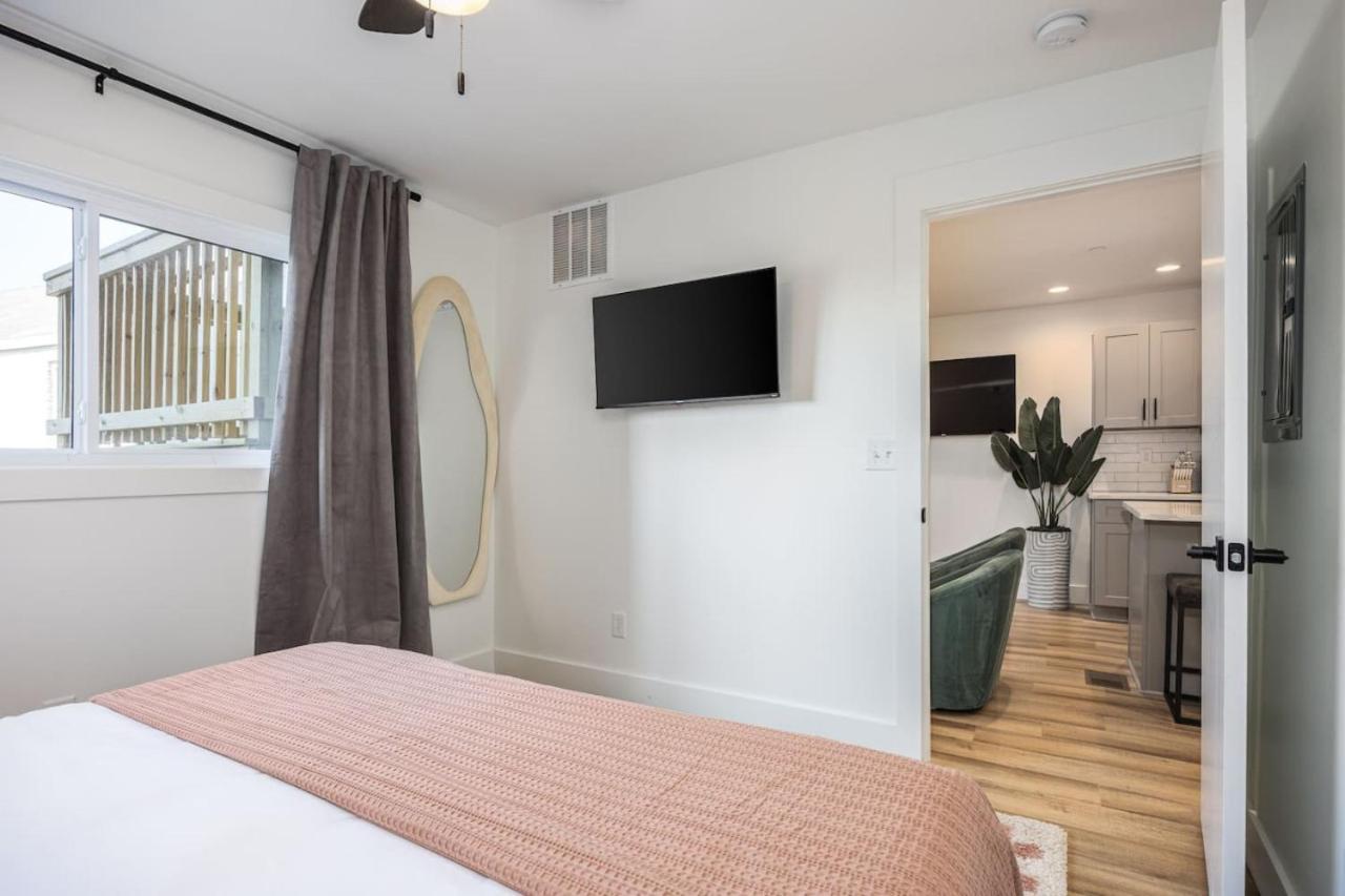 Stunning 2 Bedroom, 3 Beds In Hillsboro Village - Walk To Restaurants Apartment Nashville