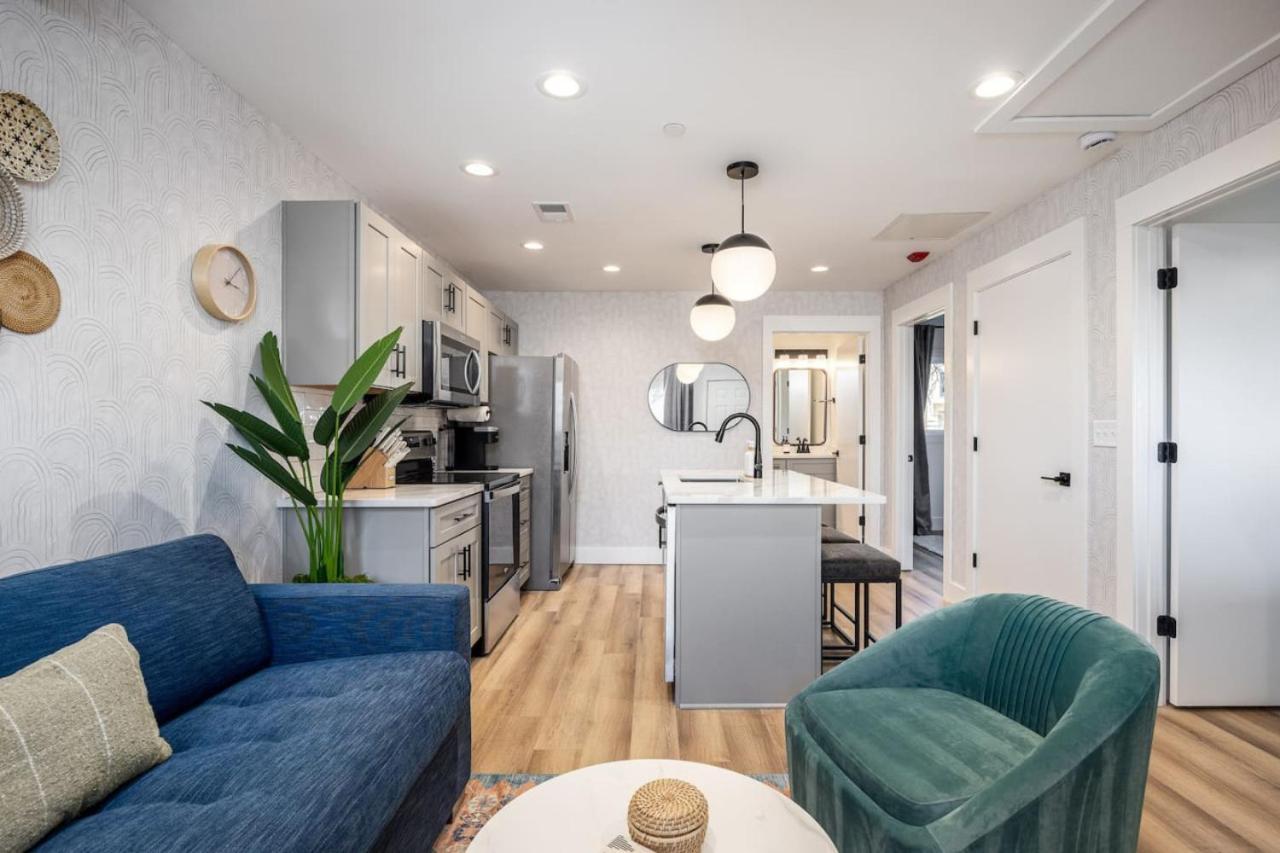 Tranquil 3 Beds 2 Bedroom - Walk To Grocery, Restaurants
