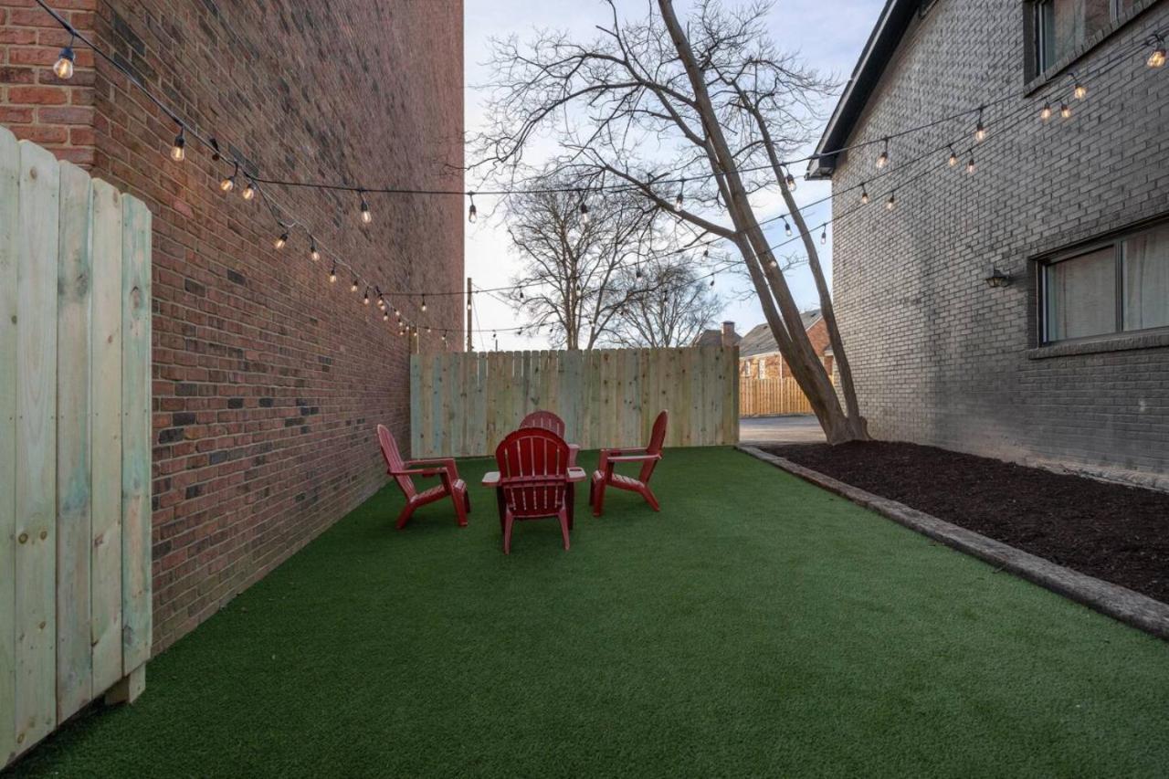 Bright With 3 Beds 2 Bedrooms Walk To Grocery *