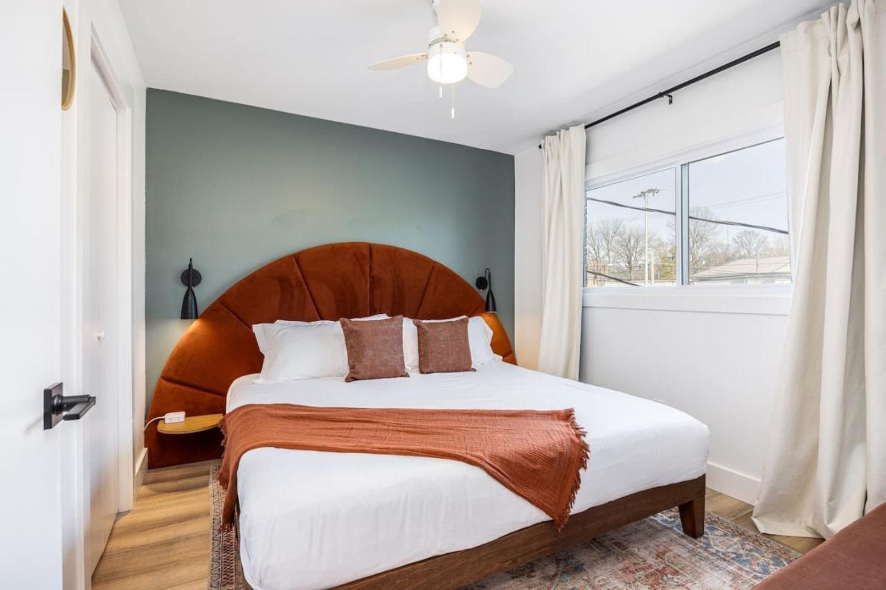Apartment Colorful 2 Bedroom Retreat With 3 Beds Patio And Free Parking