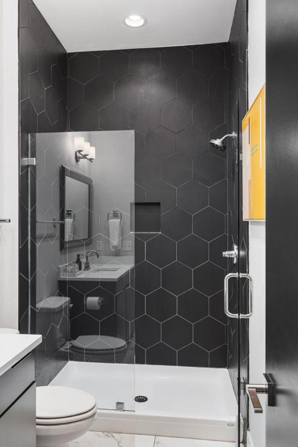 Holiday home Home With Rooftop Deck & Garage, 2 Miles To Downtown Broadway