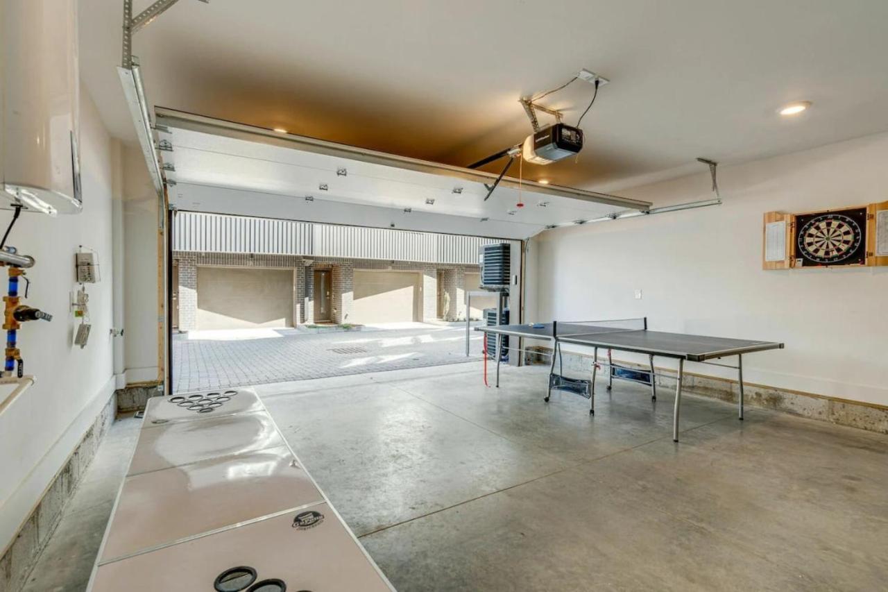 Home With Rooftop Deck & Garage, 2 Miles To Downtown Broadway Nashville