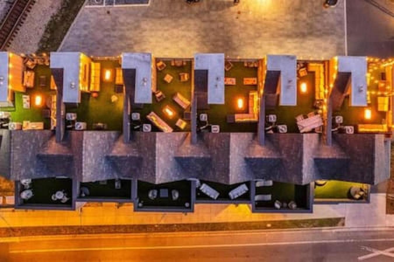 Large Patio, Rooftop Deck And Garage, 3 Miles To Broadway Holiday home *