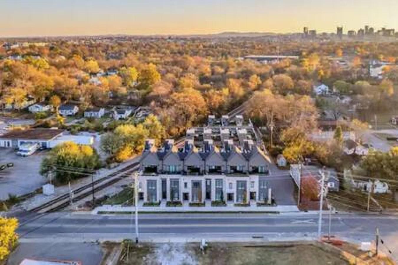 Large Patio, Rooftop Deck And Garage, 3 Miles To Broadway * Nashville