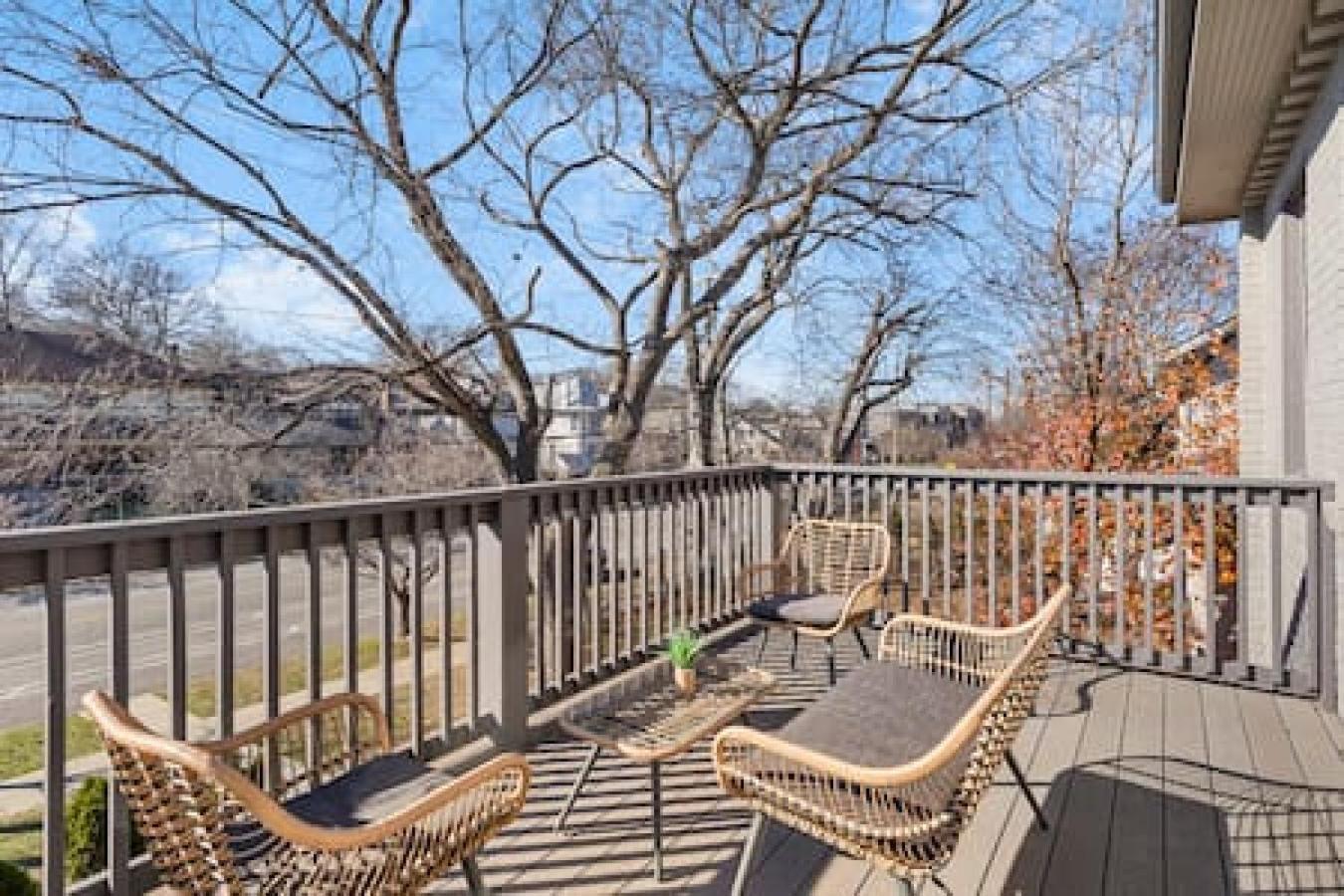 In The Heart Of 12 South & Belmont, 3 Miles To Downtown Nashville