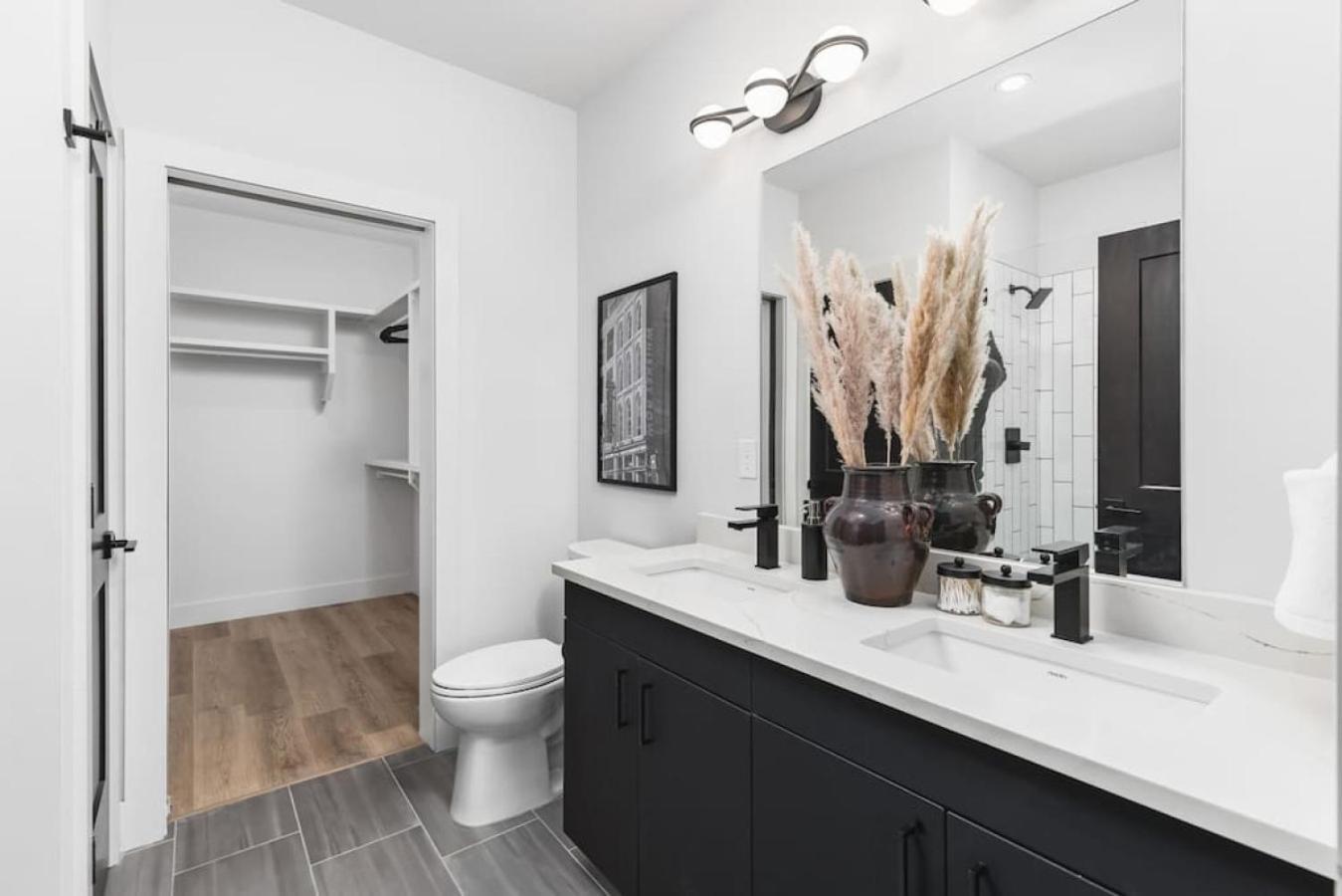 Premium 2 Bedroom, 4 Bed With Huge Wrap Around Patio *