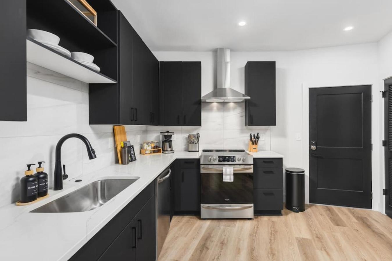 Apartment Premium 2 Bedroom, 4 Bed With Huge Wrap Around Patio *