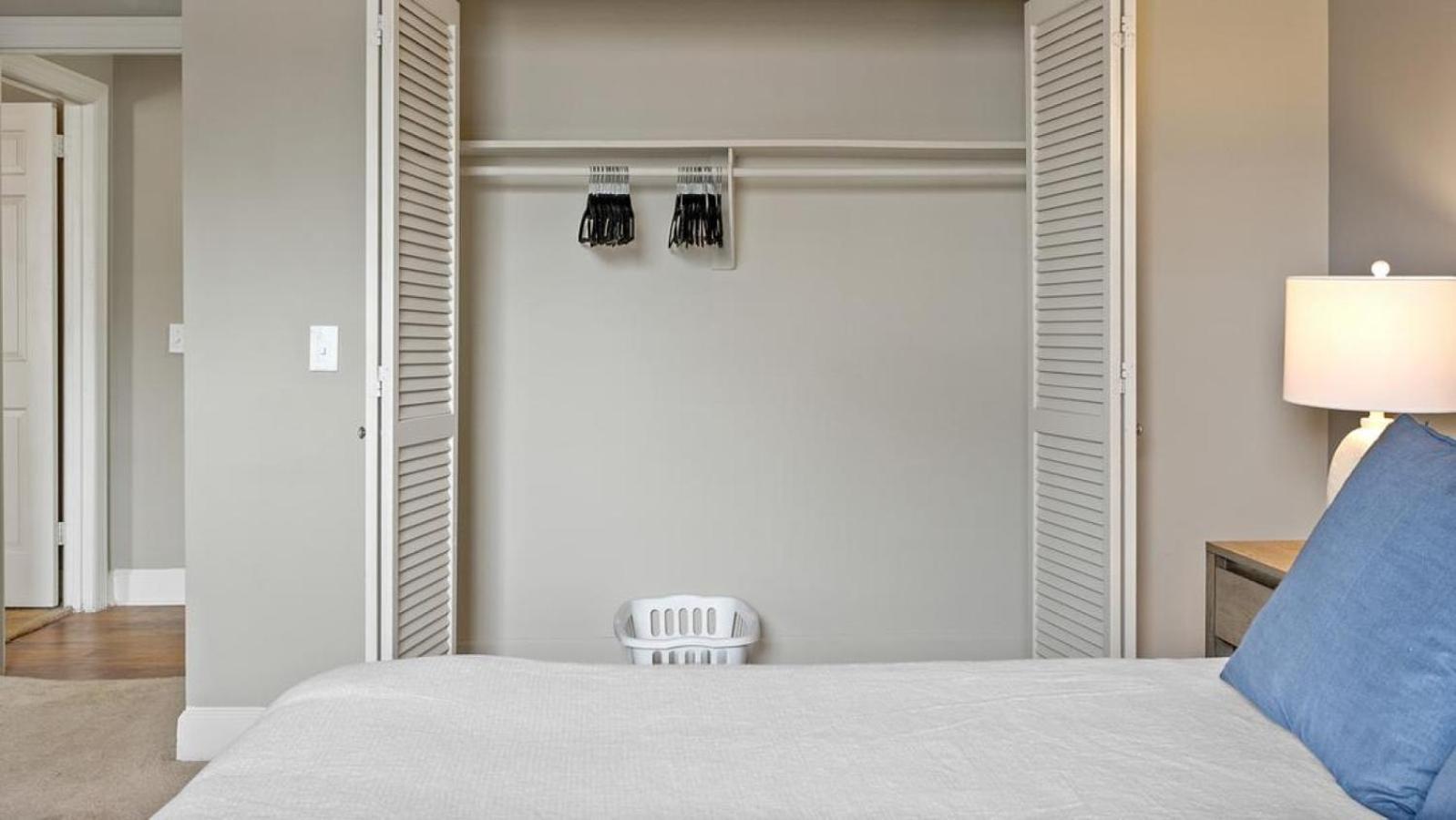 Apartment Landing Modern With Amazing Amenities Nashville
