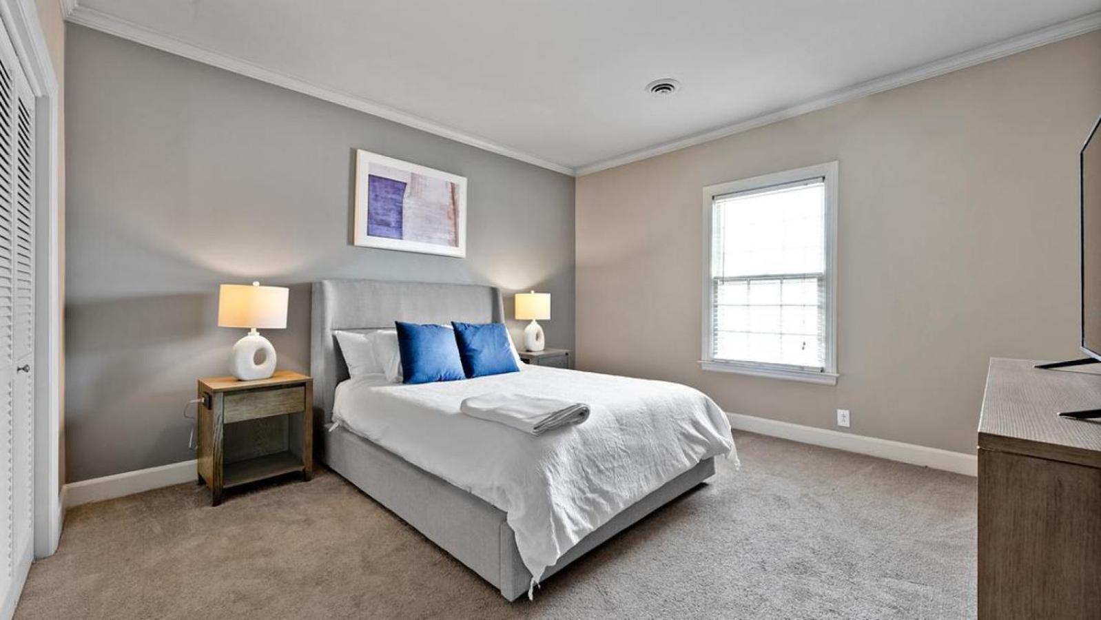 Landing Modern With Amazing Amenities