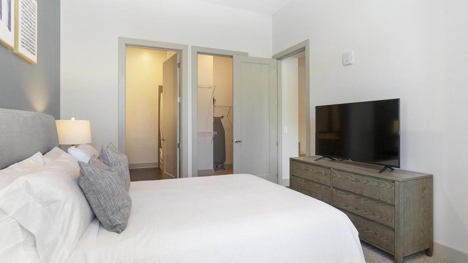 Landing Modern With Amazing Amenities Nashville