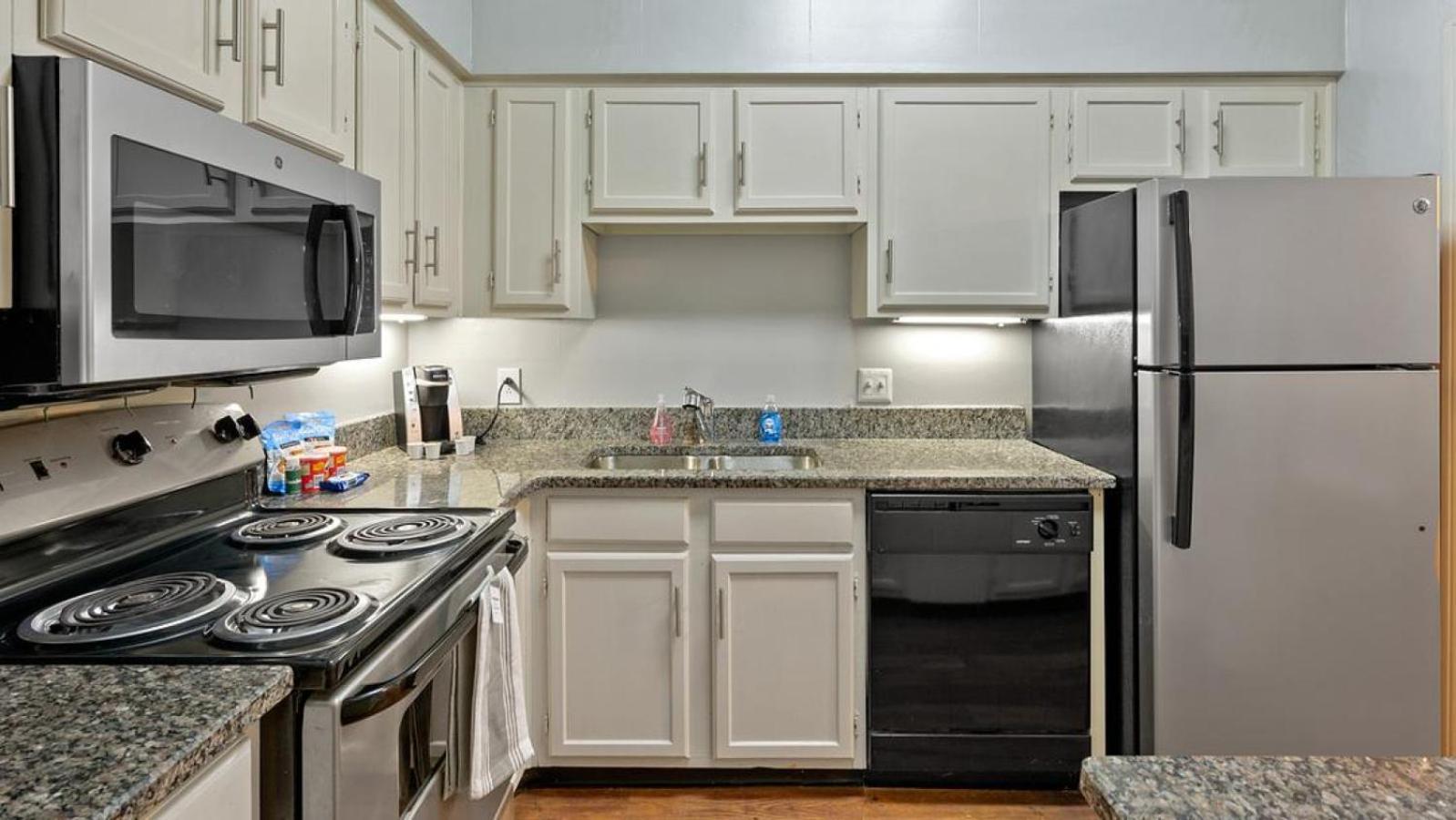 Landing Modern With Amazing Amenities